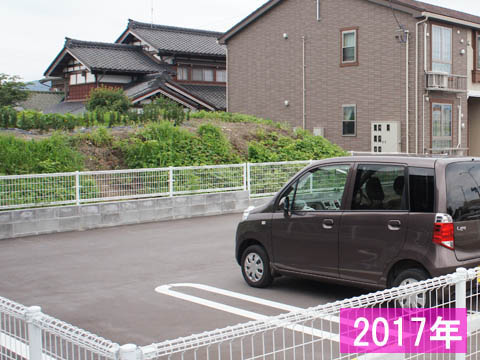 村上城・耕林寺門跡の土塁、2017年