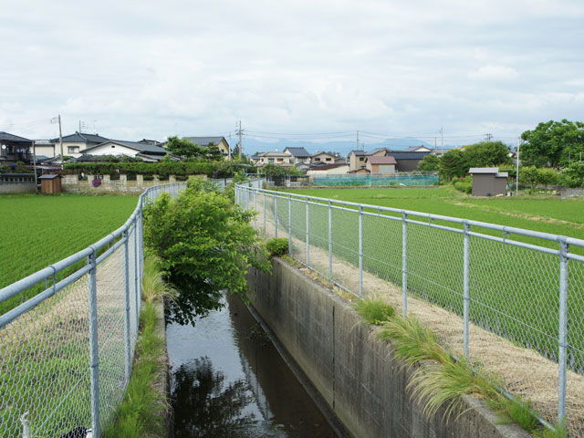 村上市 現在は金平川と呼ばれる塩町裏川