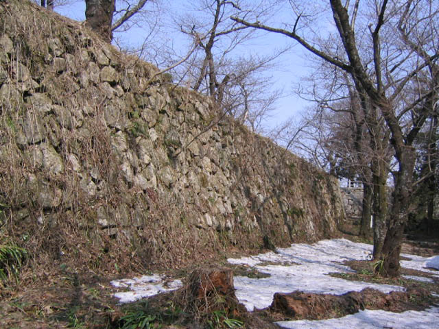 村上城・本丸東面石垣