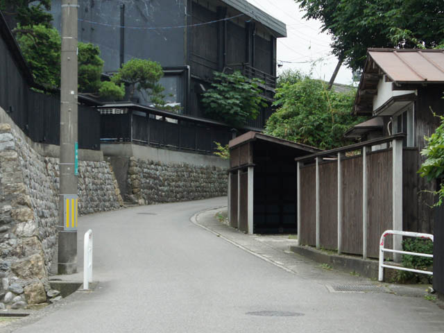 村上城下・寺町の「親不幸坂」